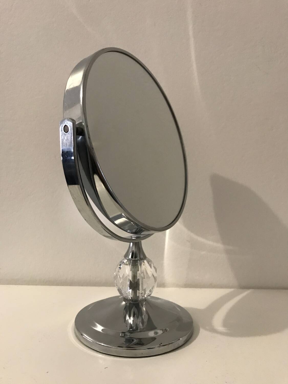 Magnificent retro mirror with magnifying effect