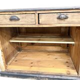 Grand Counter of Old Commerce in Pine