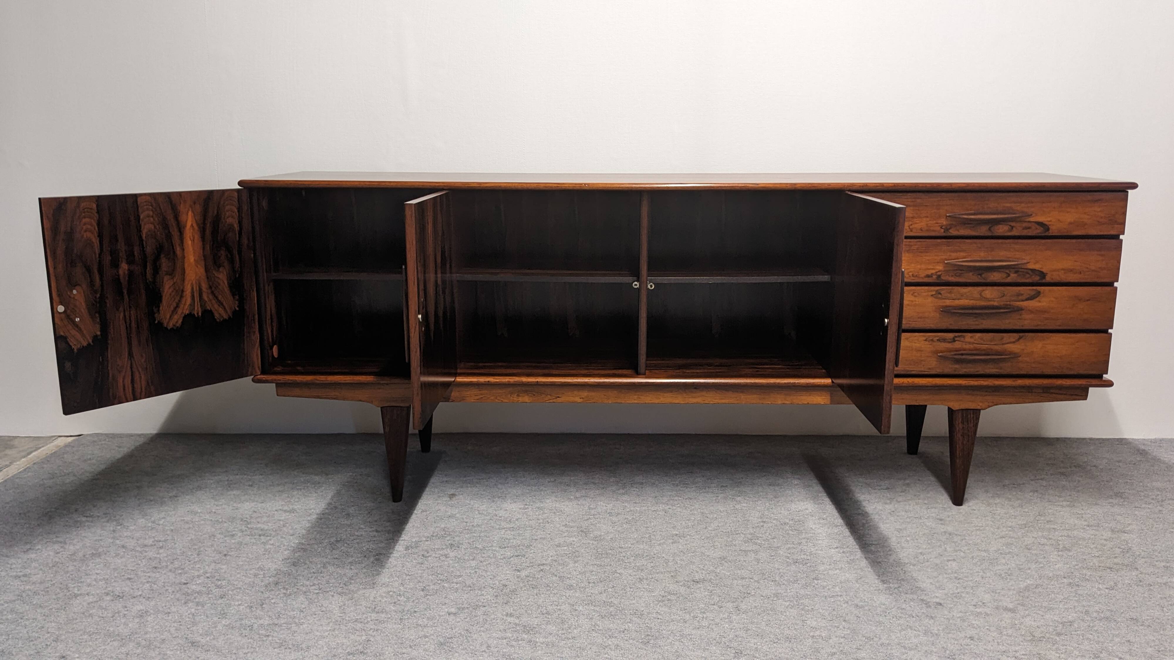 Scandinavian sideboard in Rio rosewood, 1950s-1960s
