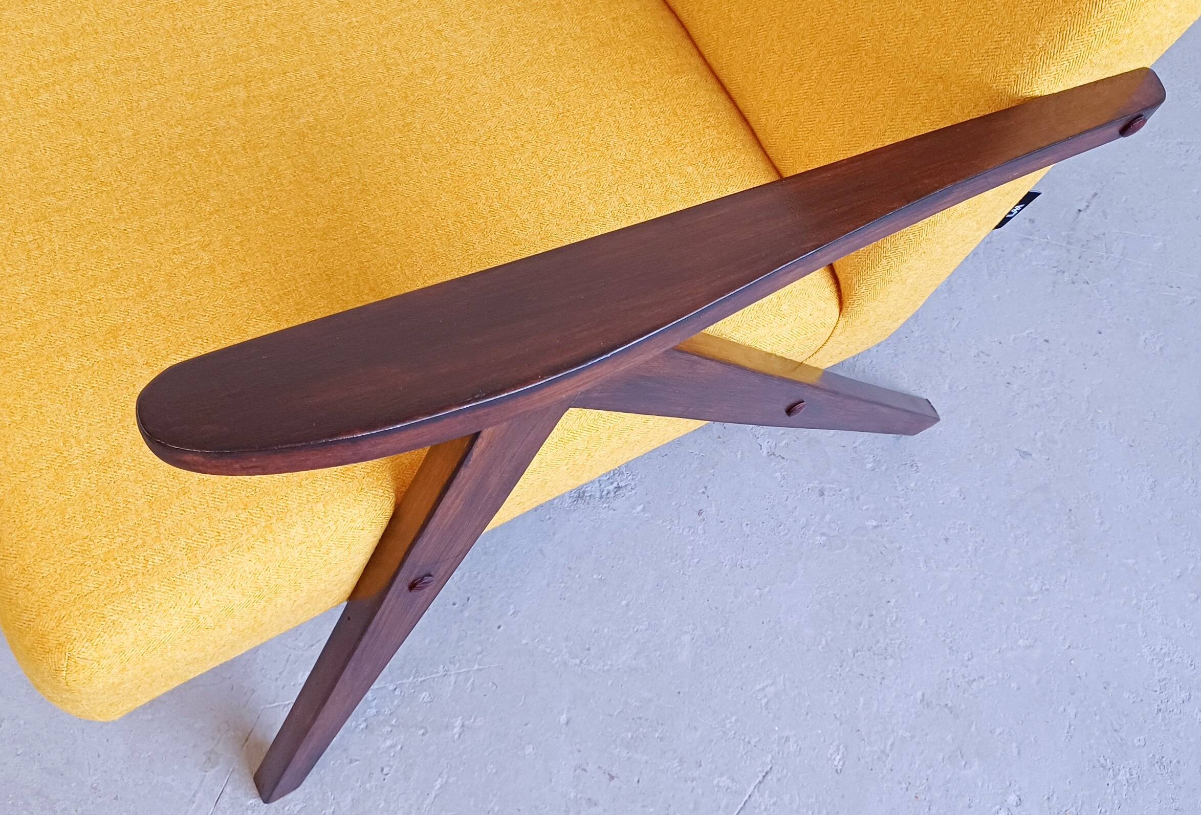 Mid Century Easy Chair Model B 310 Var in Yellow Tweed