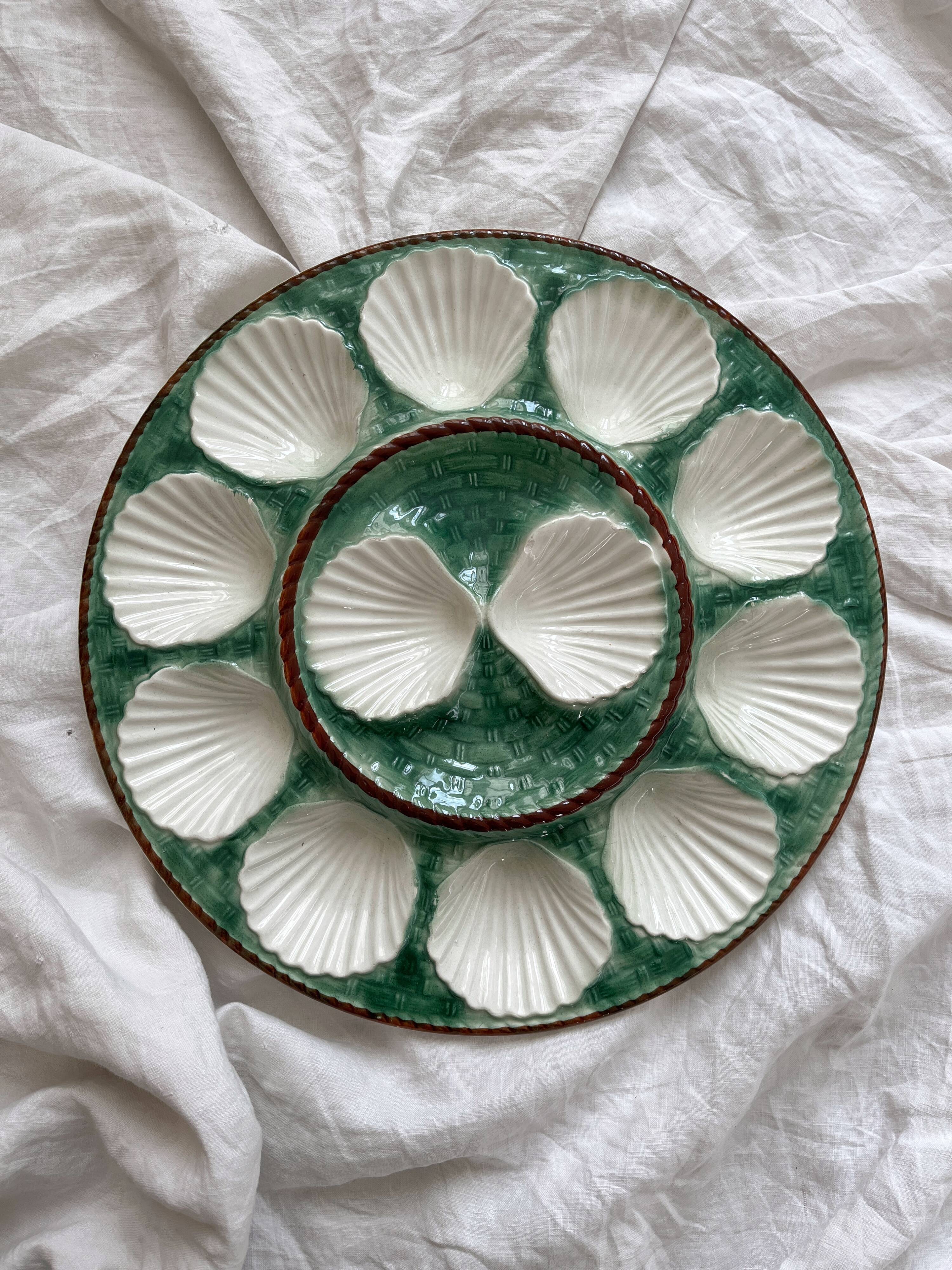 Round oyster or shell dish, vintage earthenware slip