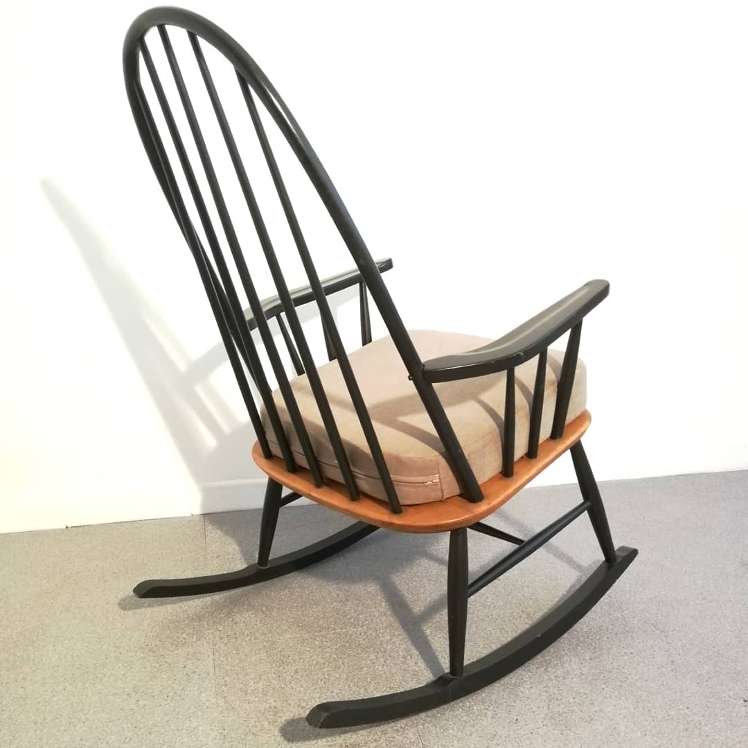 Rocking chair