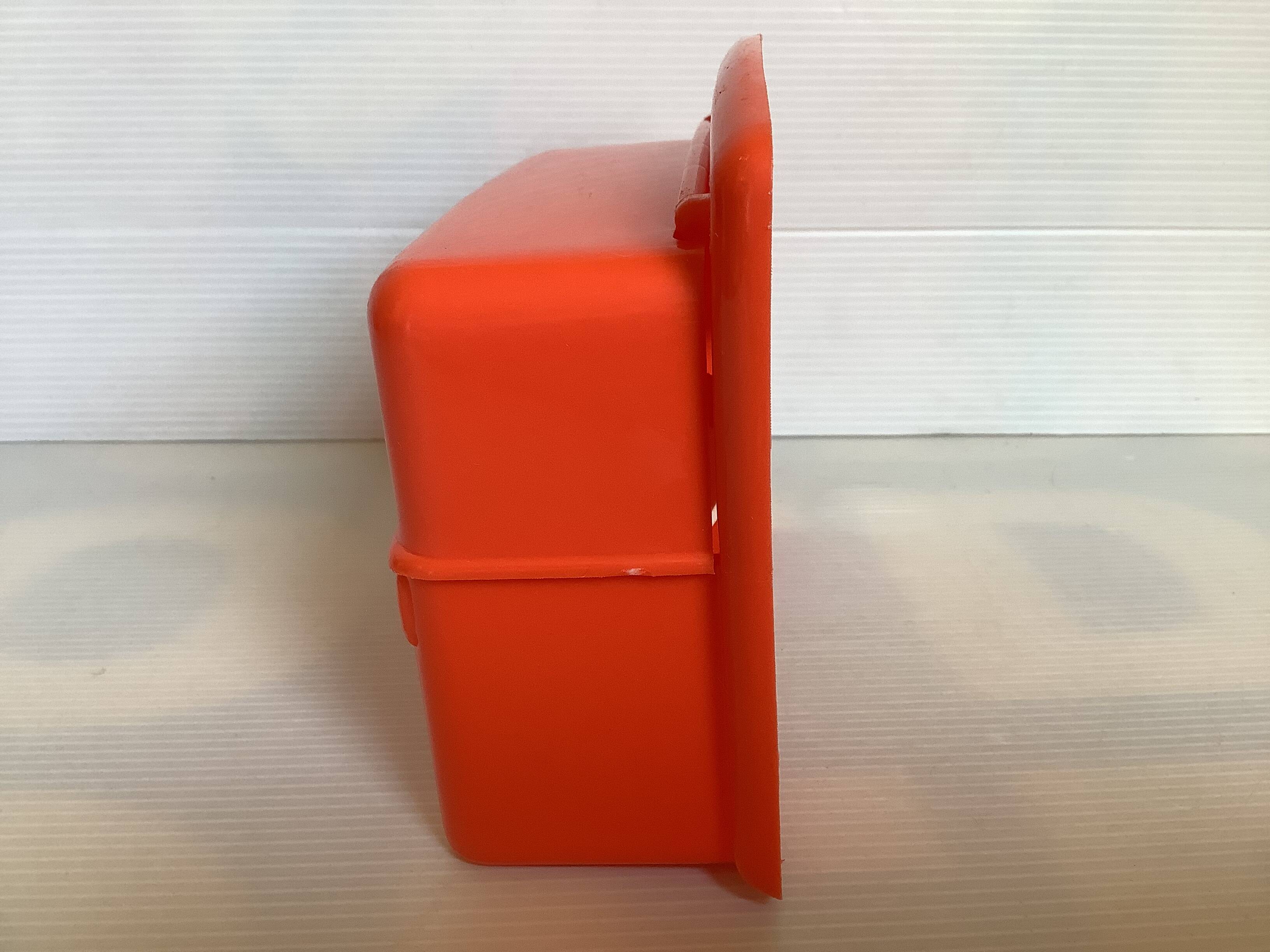 Syla toilet paper dispenser