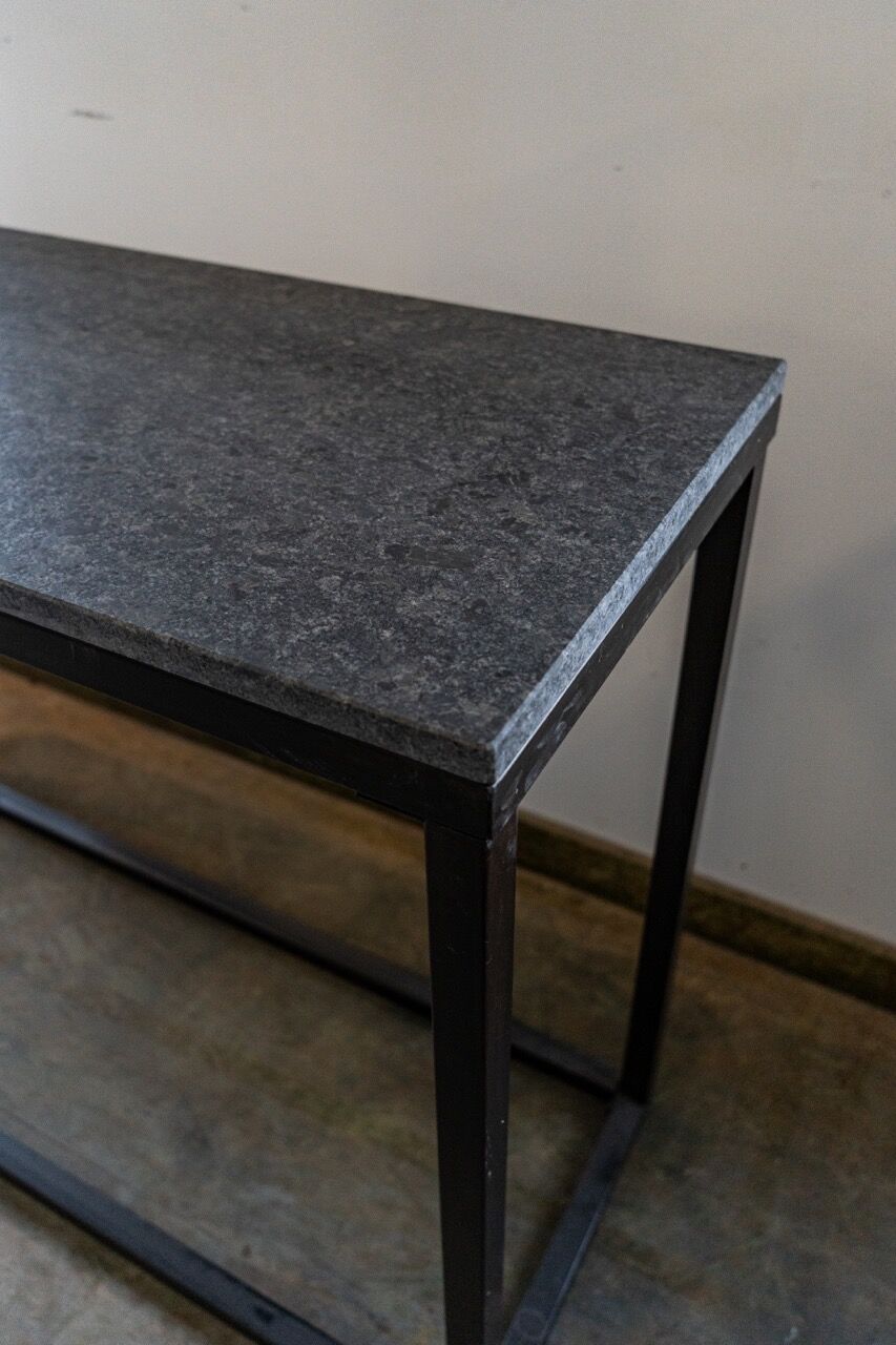 Console in granite silver grey