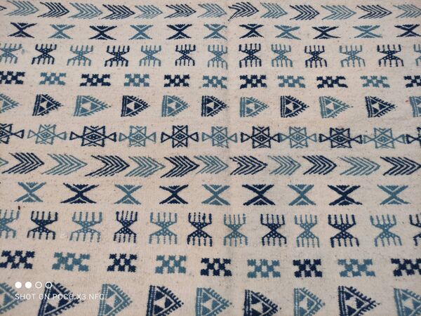 tapis blanc, tapis kilim bleu berbère fait à la main, tapis en laine tapis beni ourain