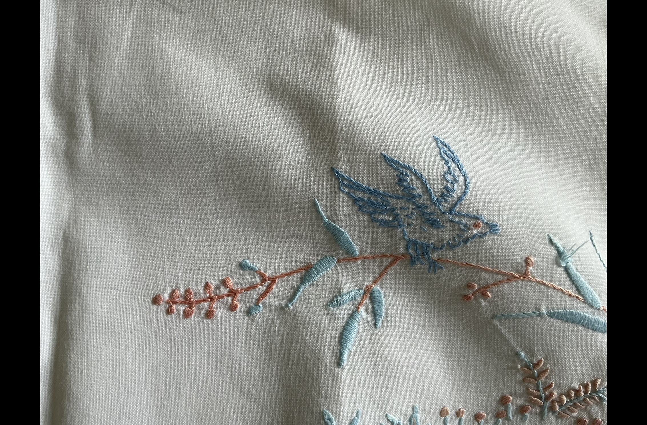 Embroidered children's sheet 112 X 78 cm