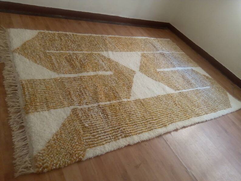 Handmade Moroccan rug, Berber wool rug 150/250cm.