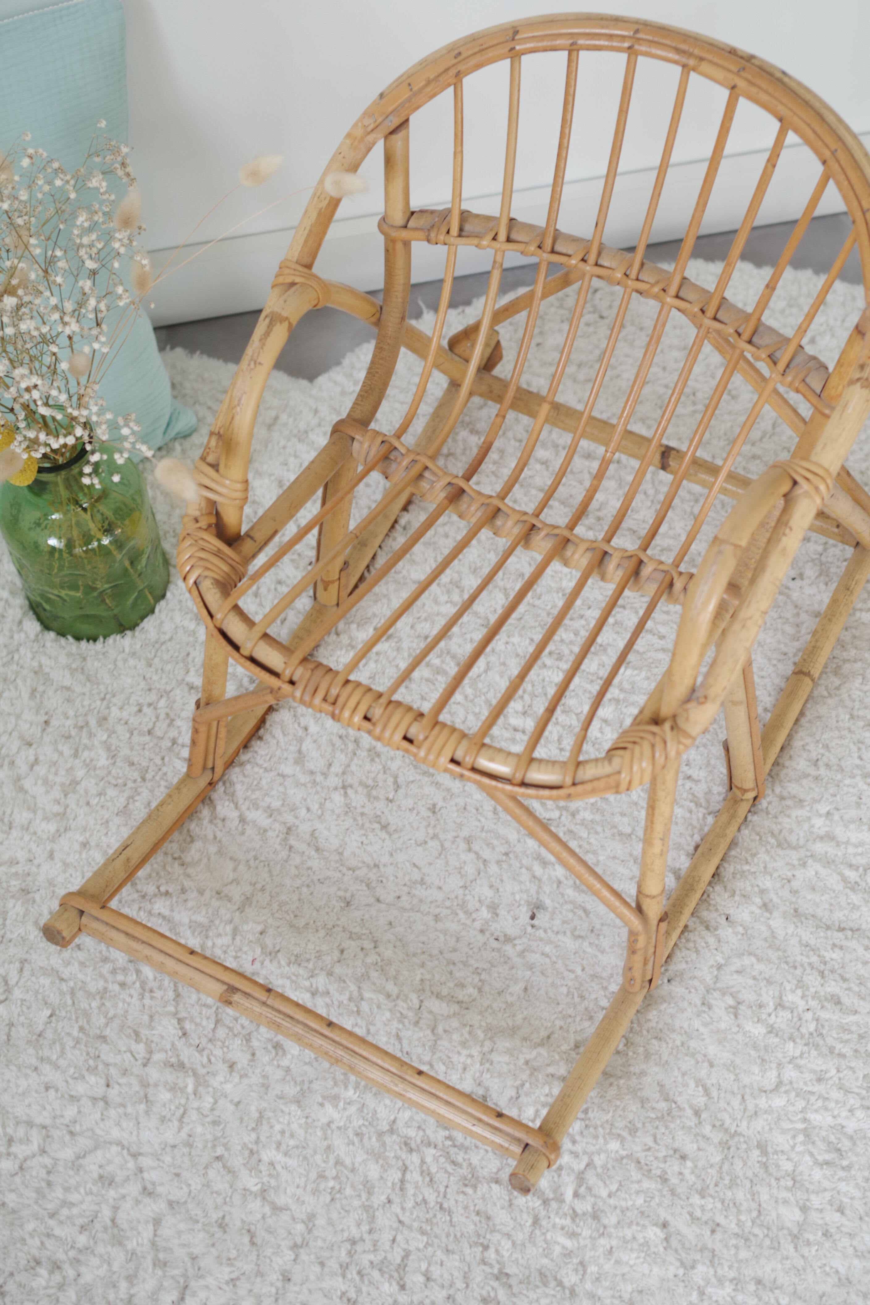 Rocking-chair child in rattan