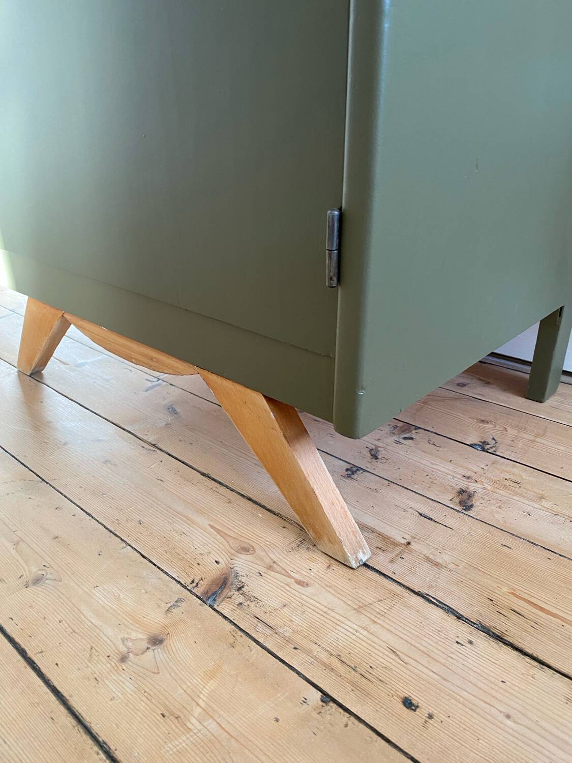 Antique 1-door boarding school furniture