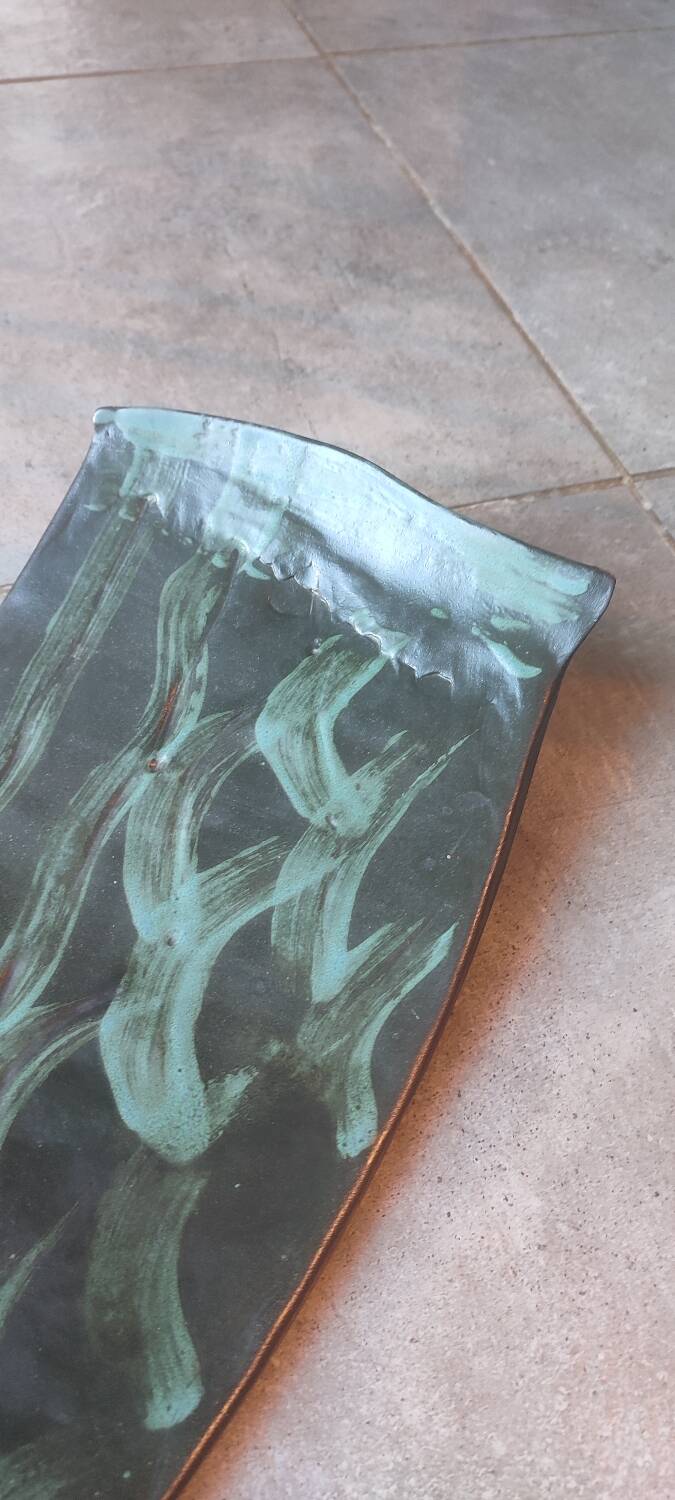 Large shallow dish (signed) in French studio stoneware from the 1960s-70s.