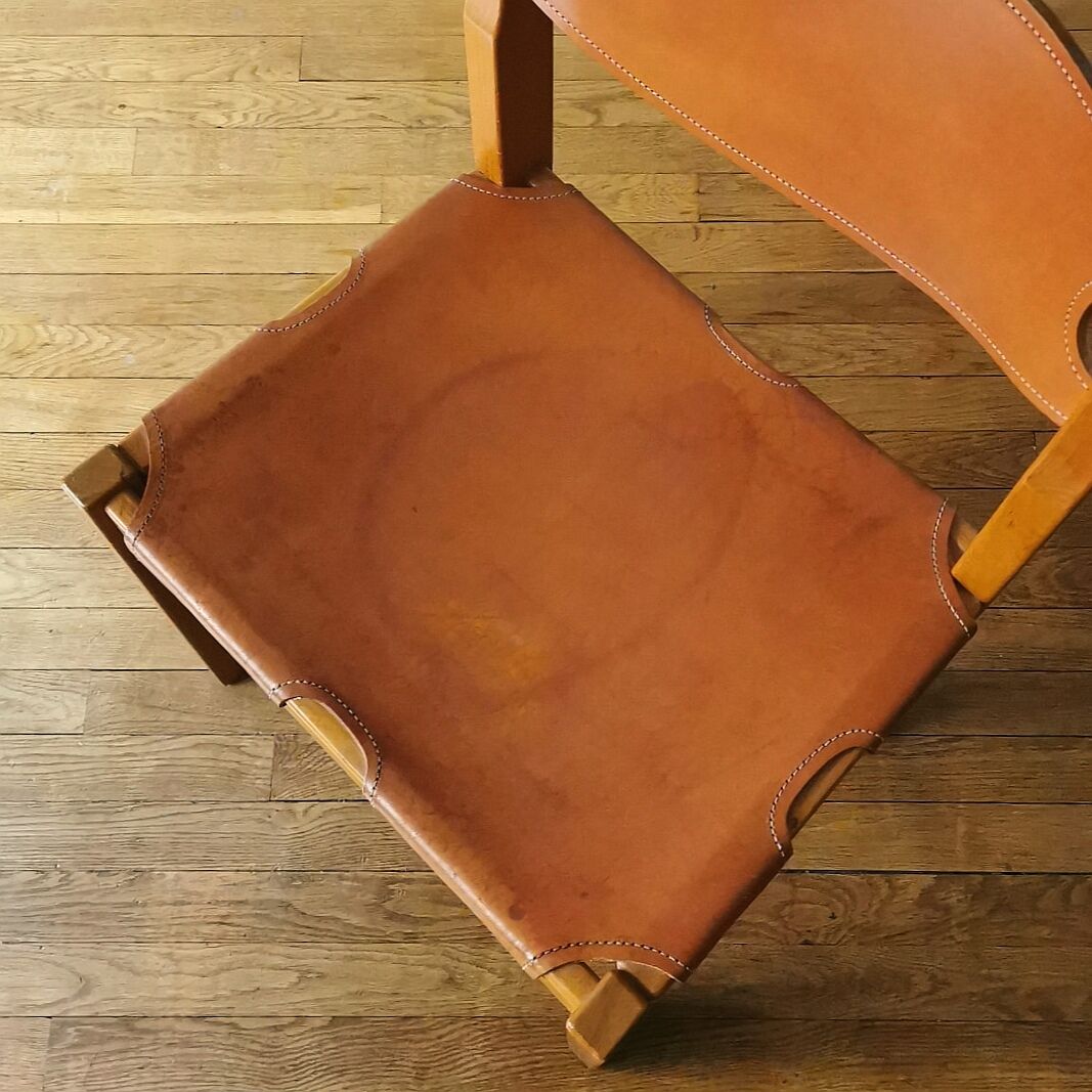 Paire de chaises orme et cuir Maison Regain