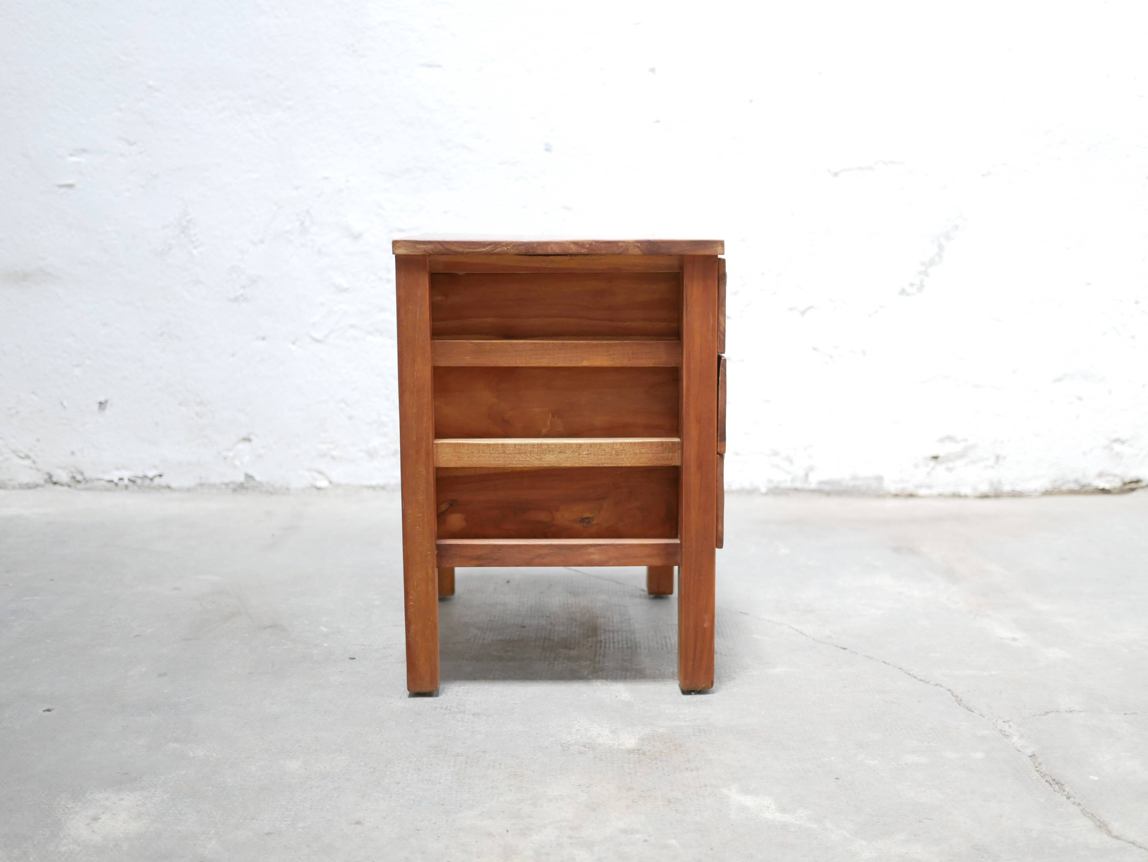 Meuble d'appoint chevet vintage en bois