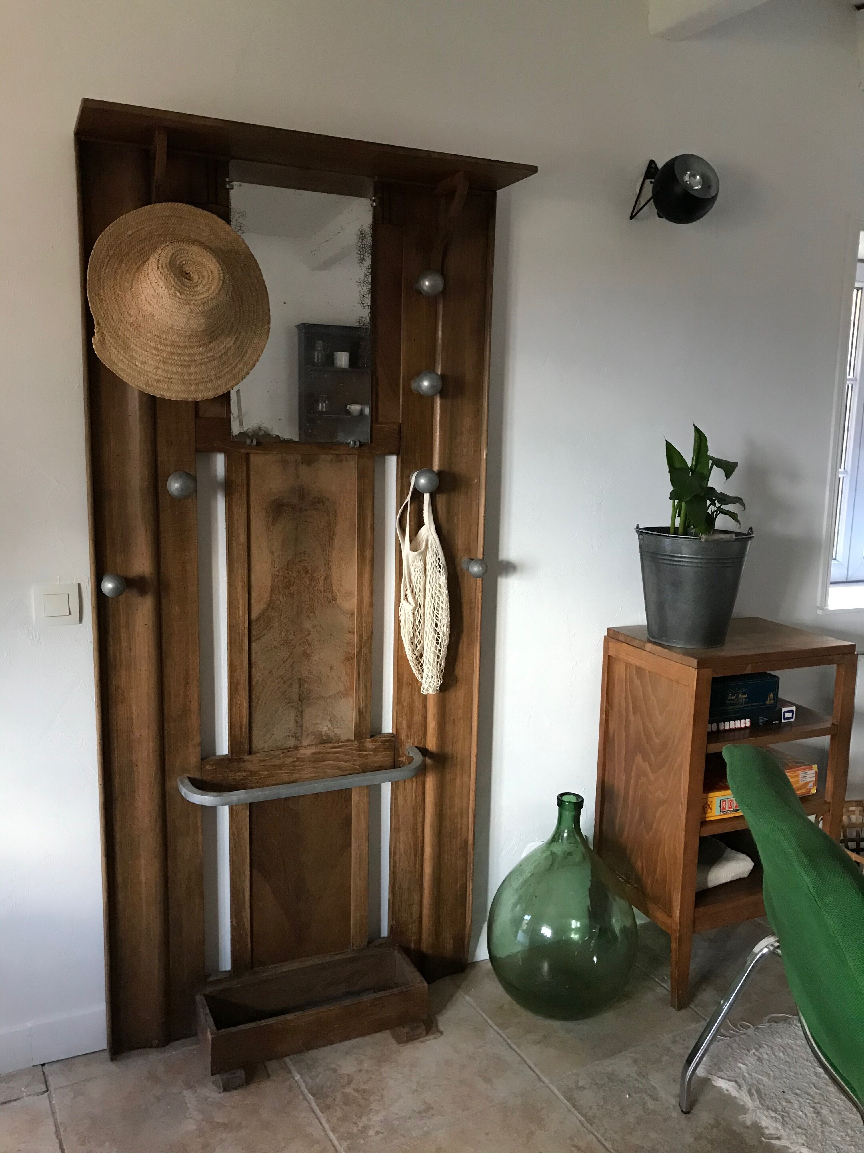 Wall coat holder