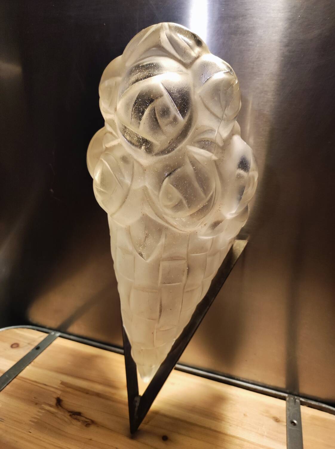 Art Deco wall light by Degué