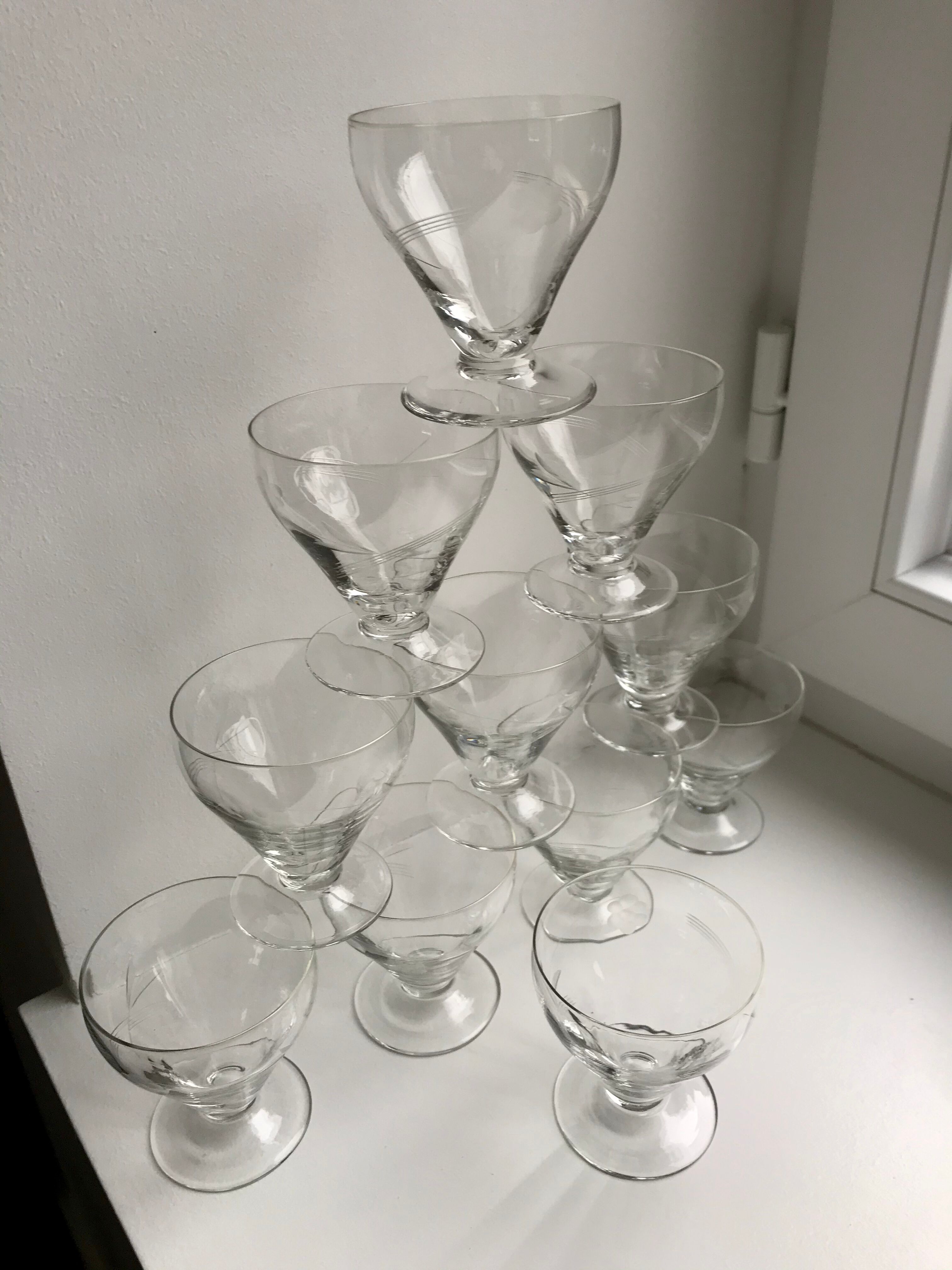 Set of 11 glasses with engraved glass stems 40-50s