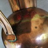 Cruche antique en cuivre rouge
