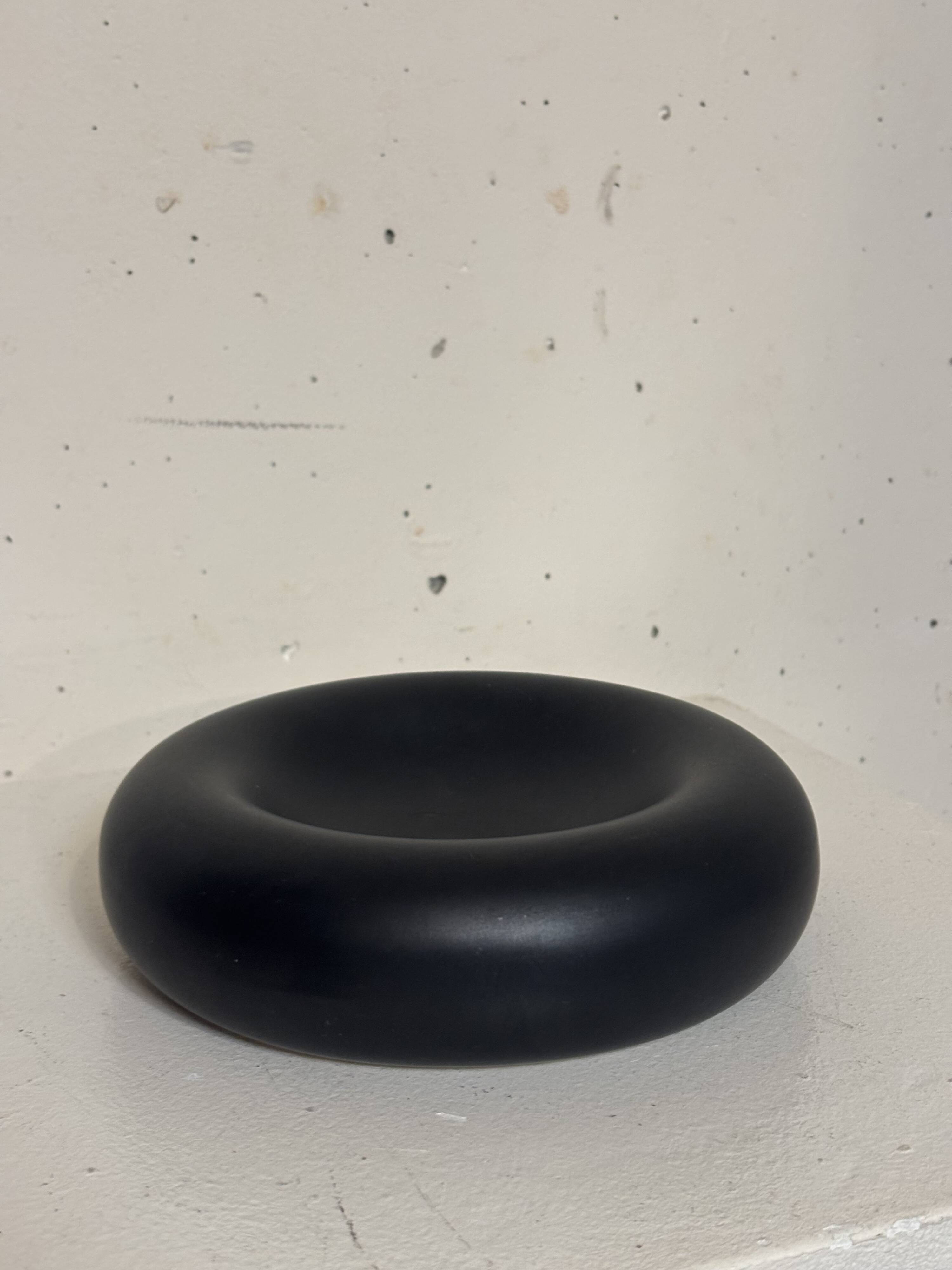 Ceramic pocket emptier 1980