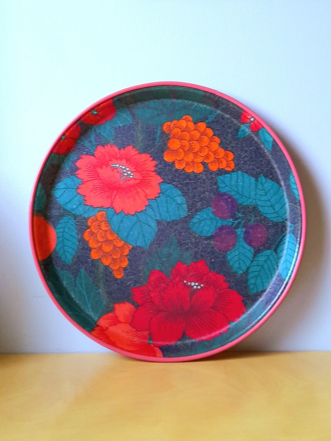 Plateau fleuri en fibre de verre 70s