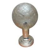 Applique avec globe en verre moulé ambré