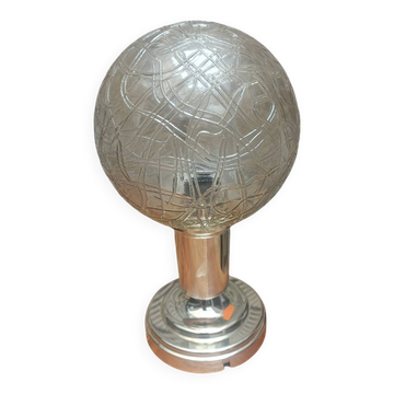 Applique avec globe en verre moulé ambré