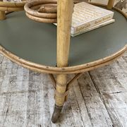 Desserte, table roulante en rotin années 60