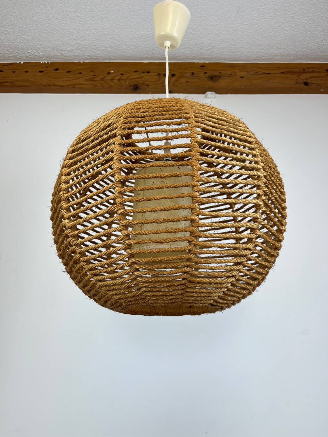 Suspension sphere cord 1970s organic style