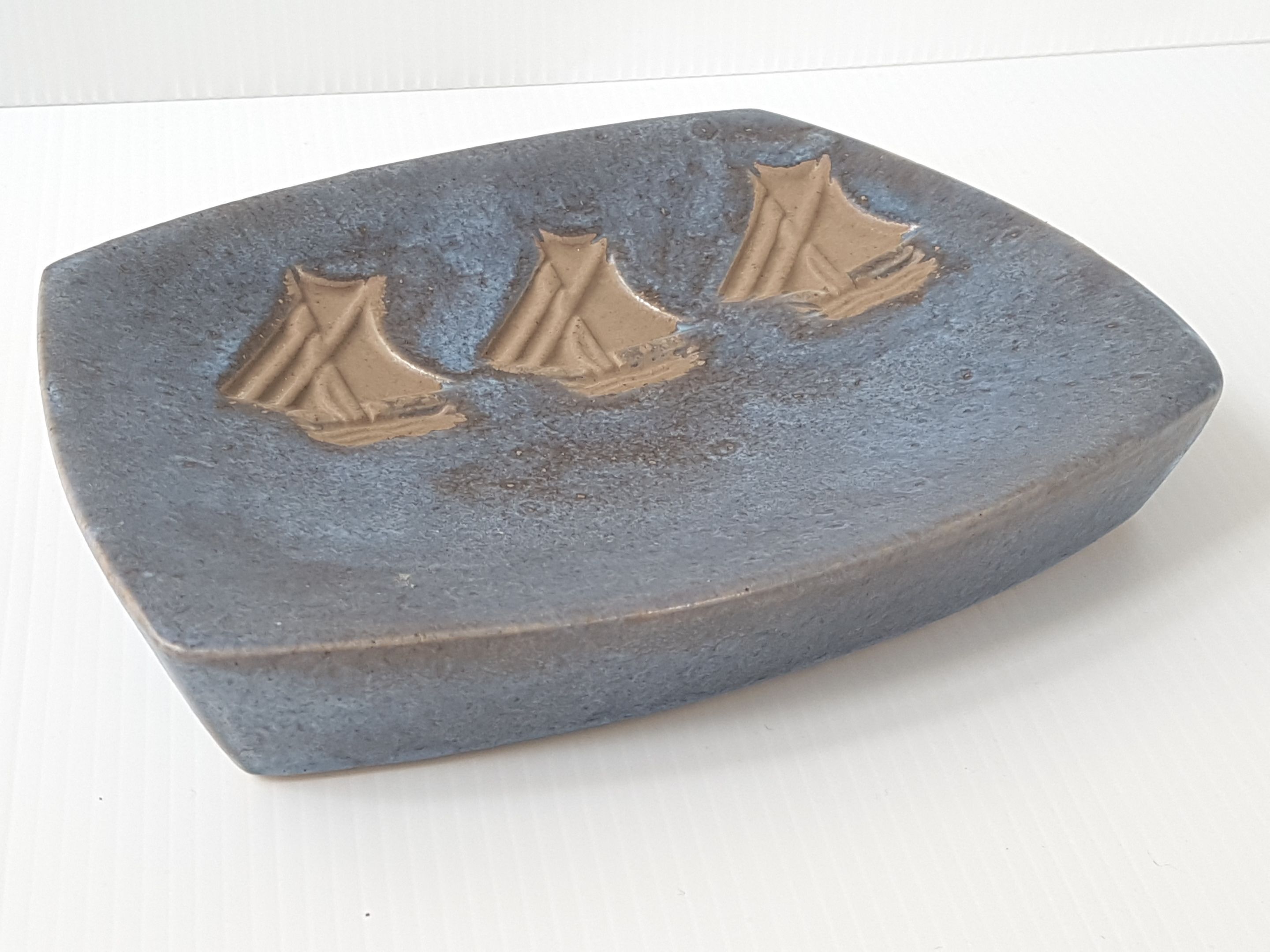 Glove in sandstone 1970 vintage