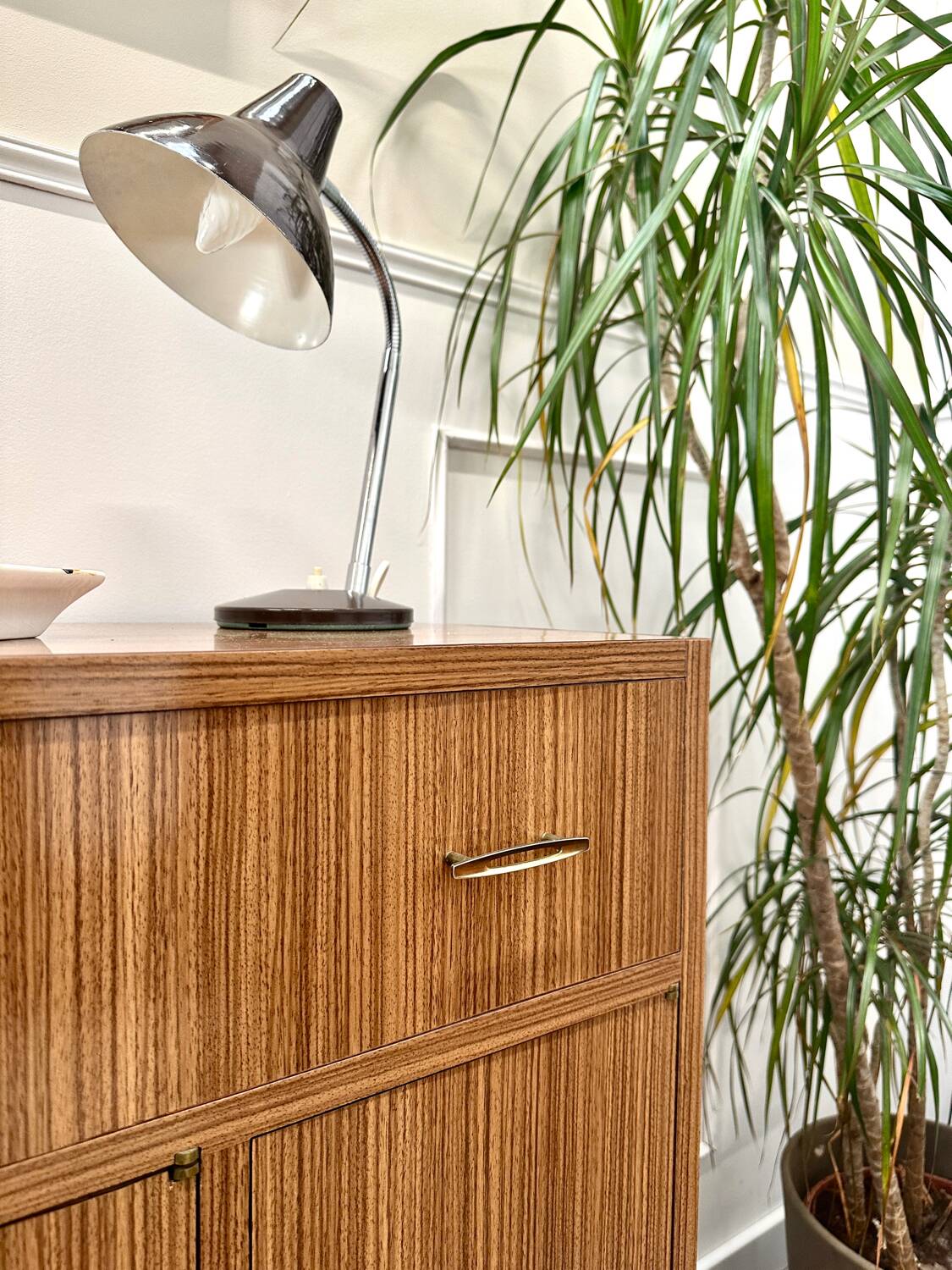 Wood effect formica sideboard