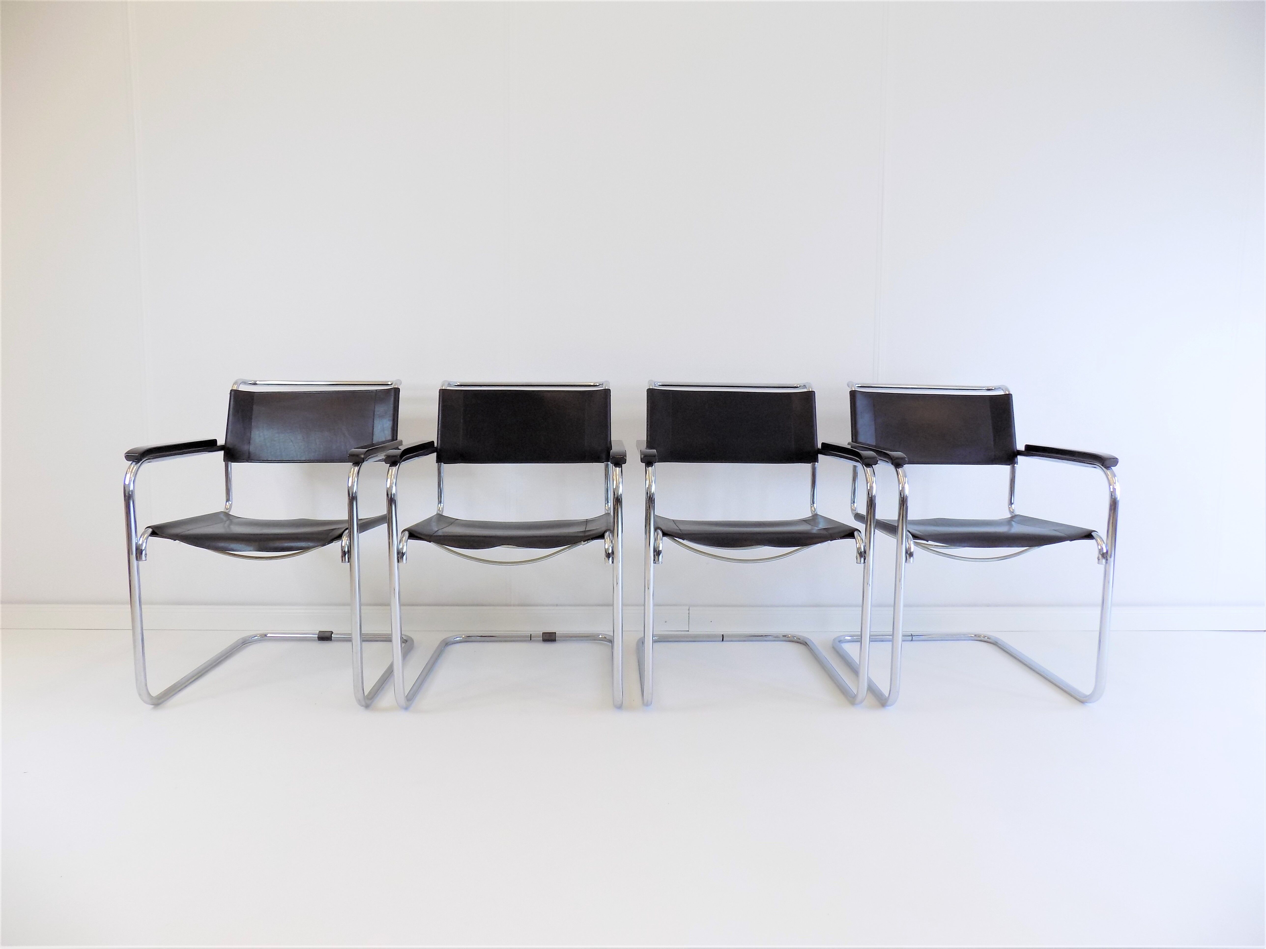 Set de 4 fauteuils Thonet S34 cuir cantilever par Mart Stam