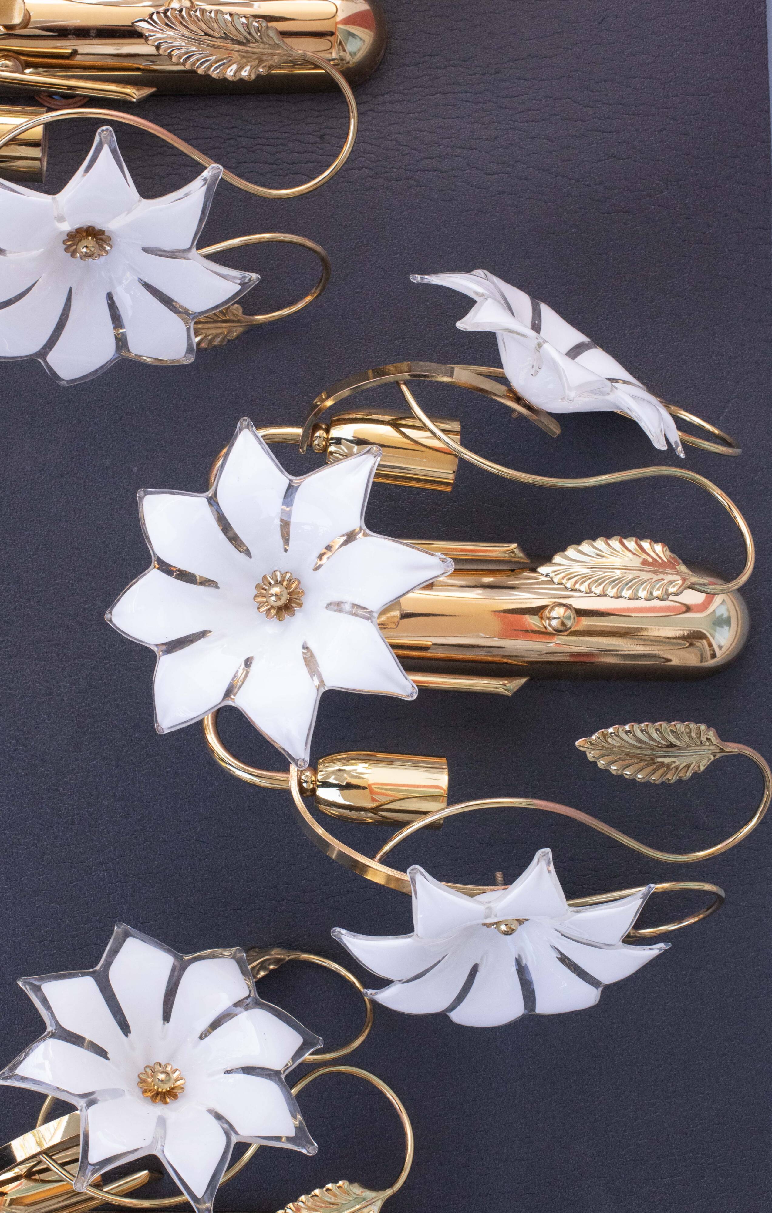Set of 4 Murano White Flowers Wall Light, 1970s