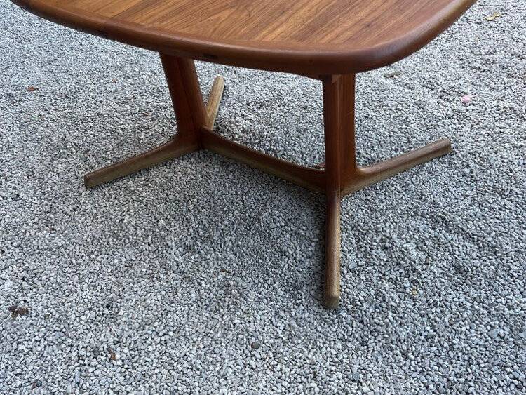 Vintage Scandinavian table Dyrlund 1960