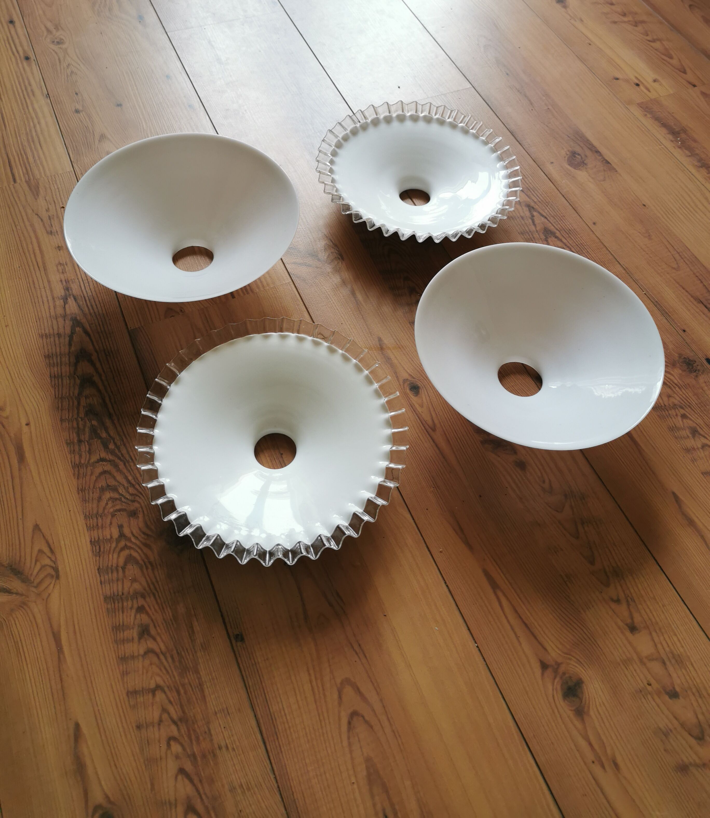 4 simple and serrated opaline shades