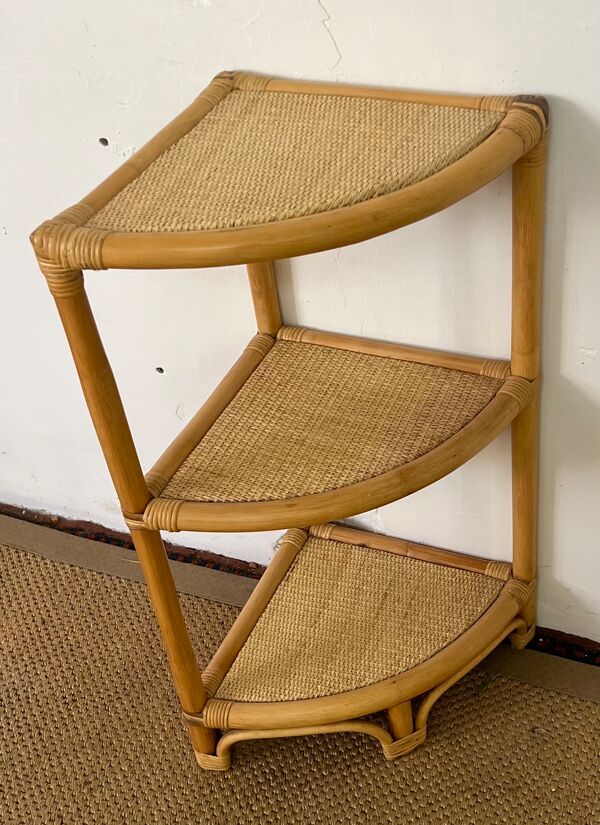 Etagère d'angle en rotin