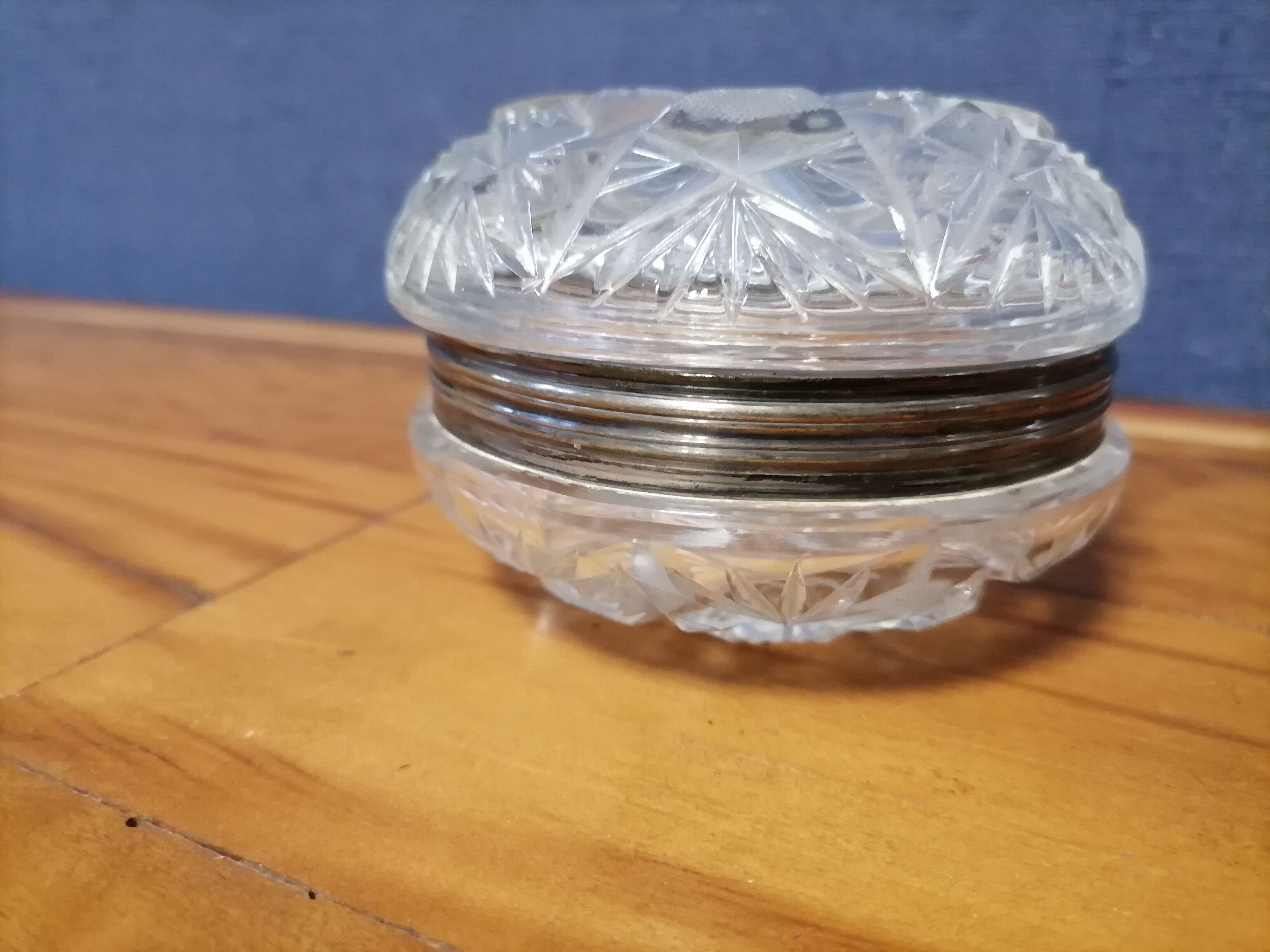 Crystal candy, silver metal