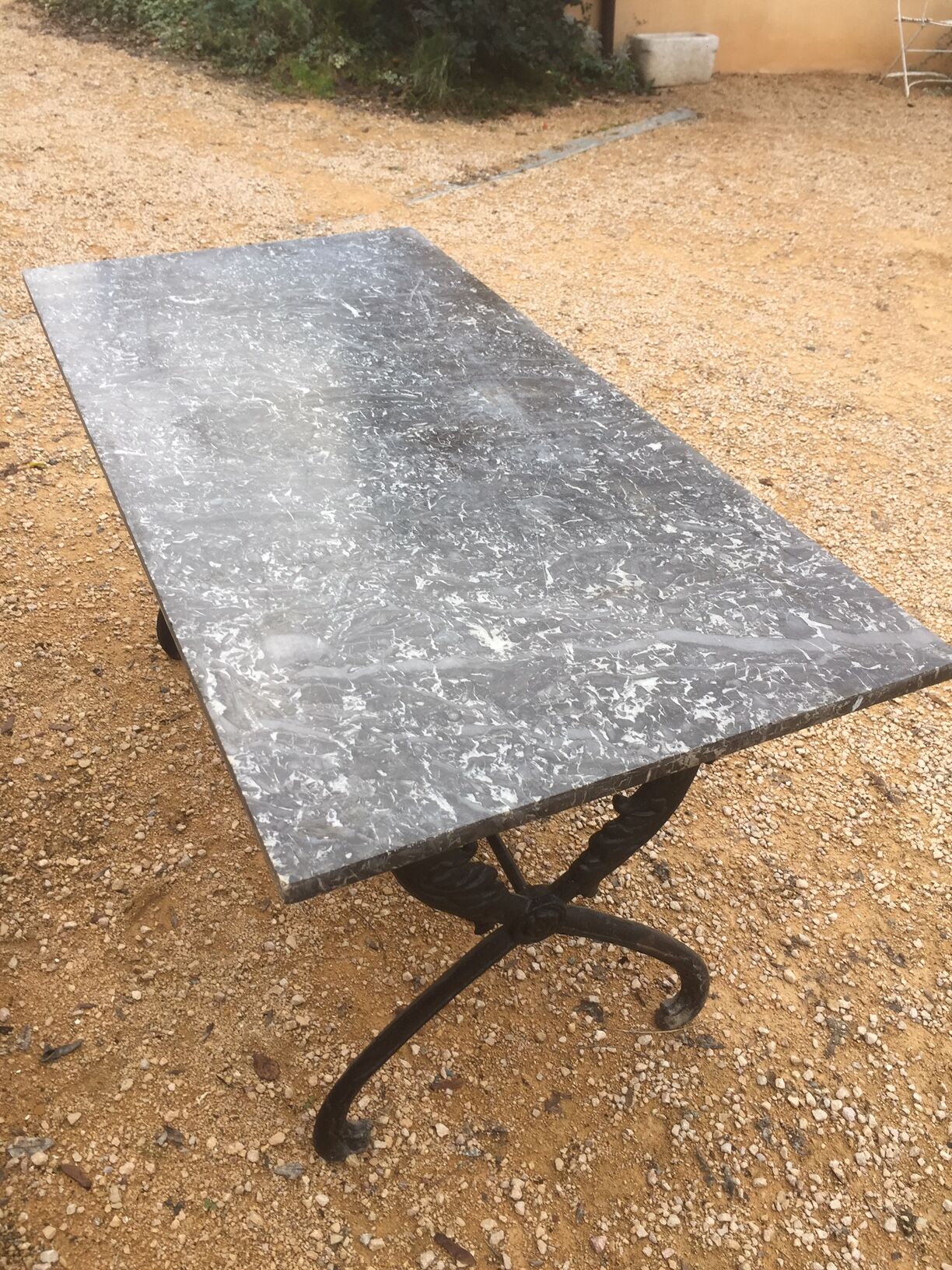 table in marble and base gooseneck