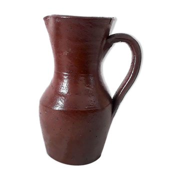 Vernified sandstone pitcher