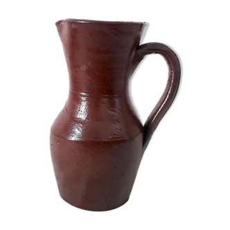 Vernified sandstone pitcher