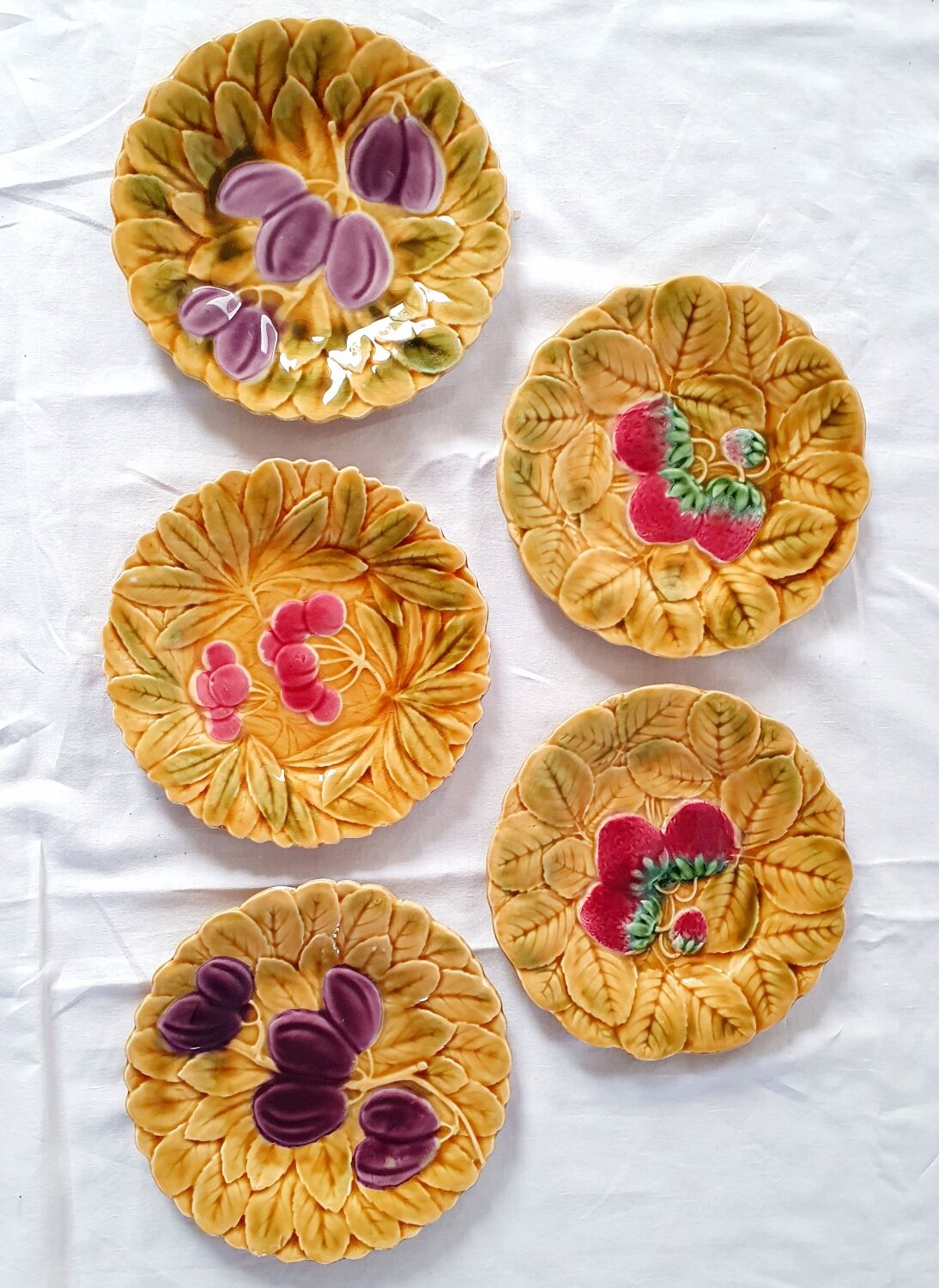 Five dessert plates in Sarreguemines slip