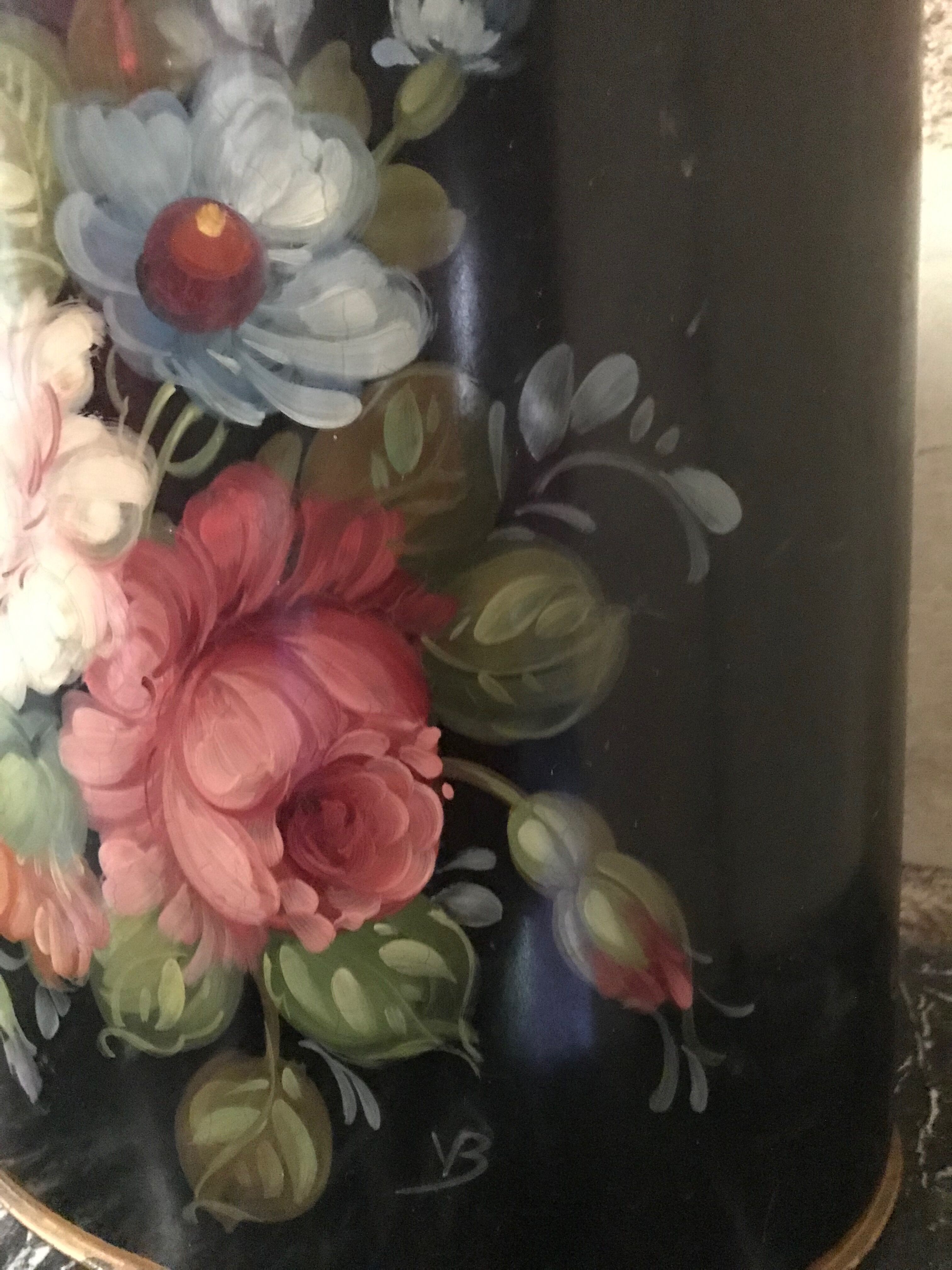 Painted sheet metal paper basket