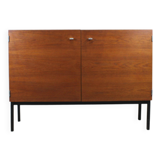 Sideboard model "1260" by Pierre Guariche for Meurop 1960s