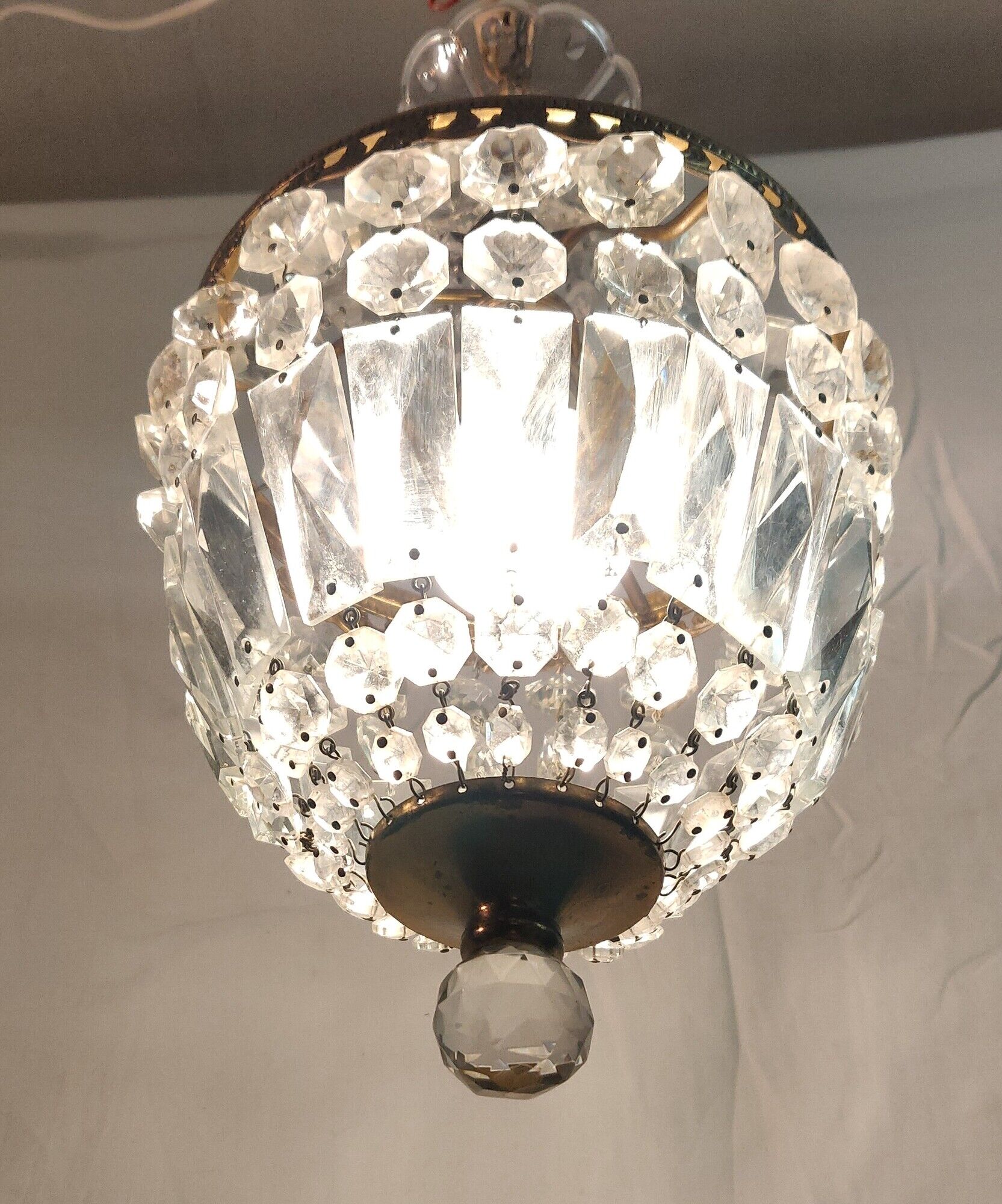 Lustre montgolfière bronze doré et pampilles en cristal