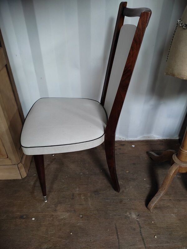 Chaise bois et simili cuir assise