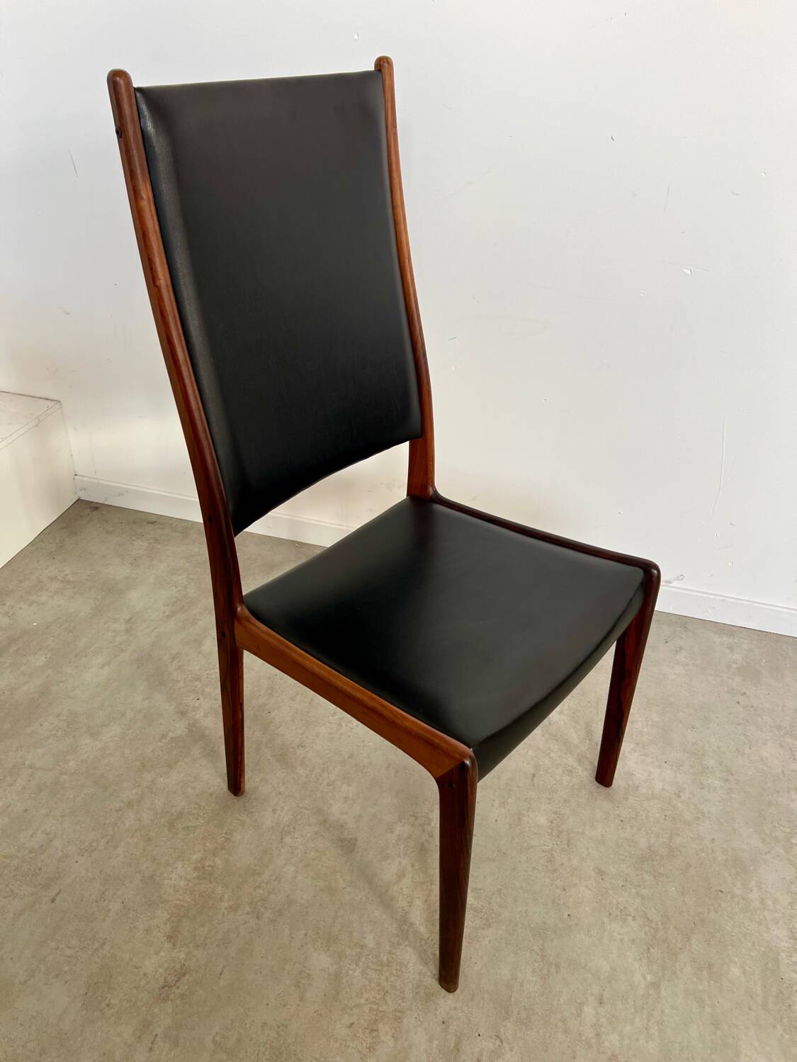 Arne Ovmand Olsen Mogens Kold Lot 6 anciennes chaises scandinave design Denmark en palissandre vintage