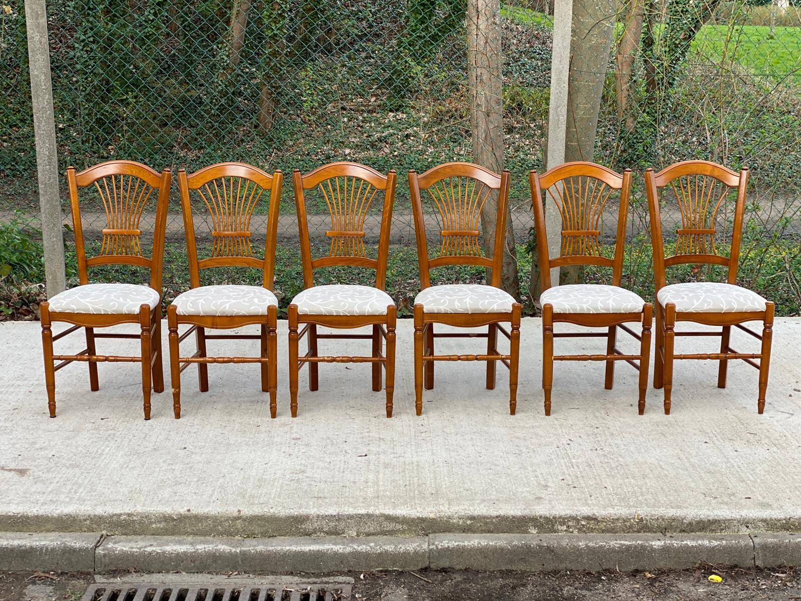 6 vintage dining room chairs in solid wood and gray fabric