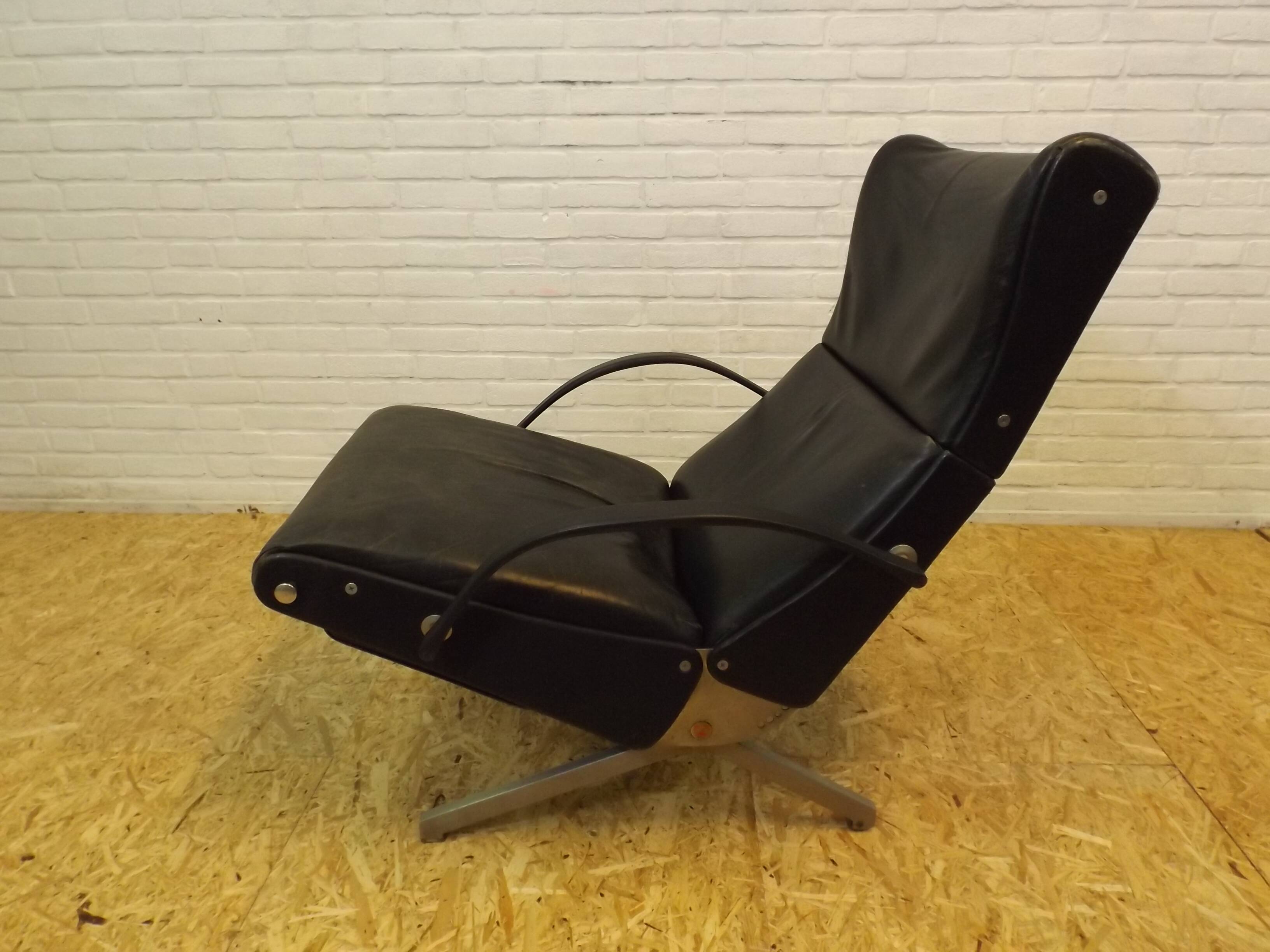 Tecno P40 chaise longue  , cuir noir