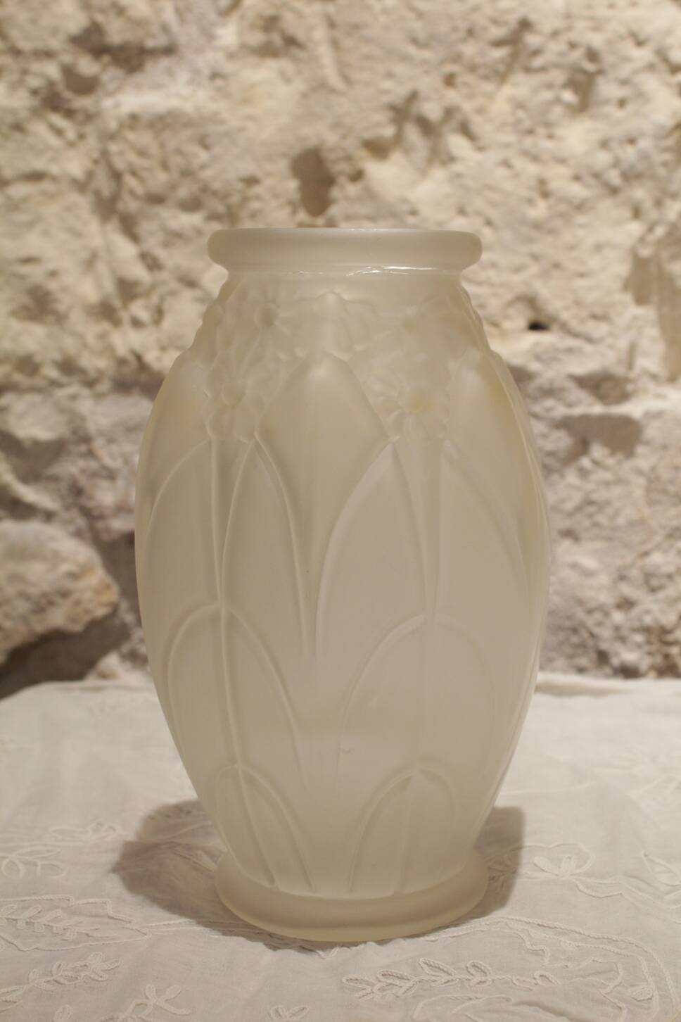 Art Deco molded and satin-finished glass vase, circa 1930