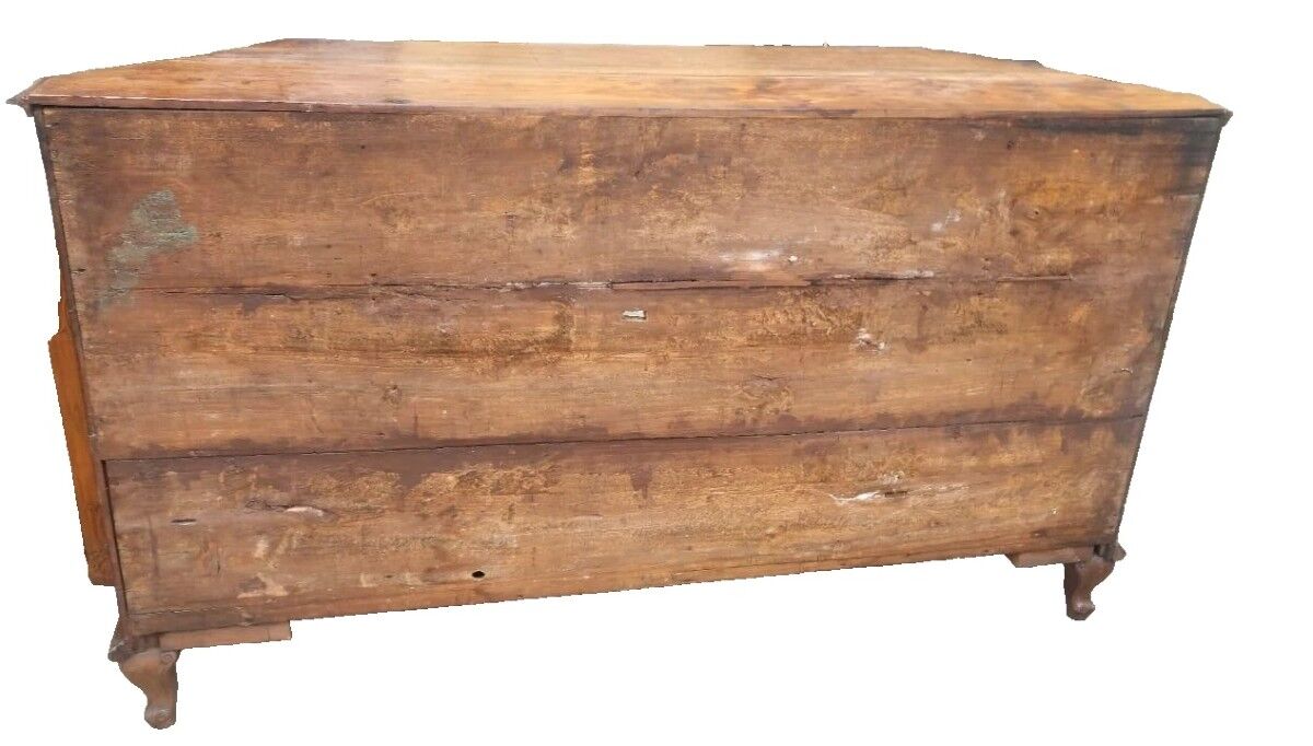 Ancient Venetian grand buffet from the 18th century in solid cherry wood.
