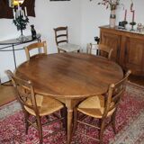 Antique extendable table