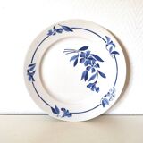 Creil et Montereau round serving dish, blue flower motif