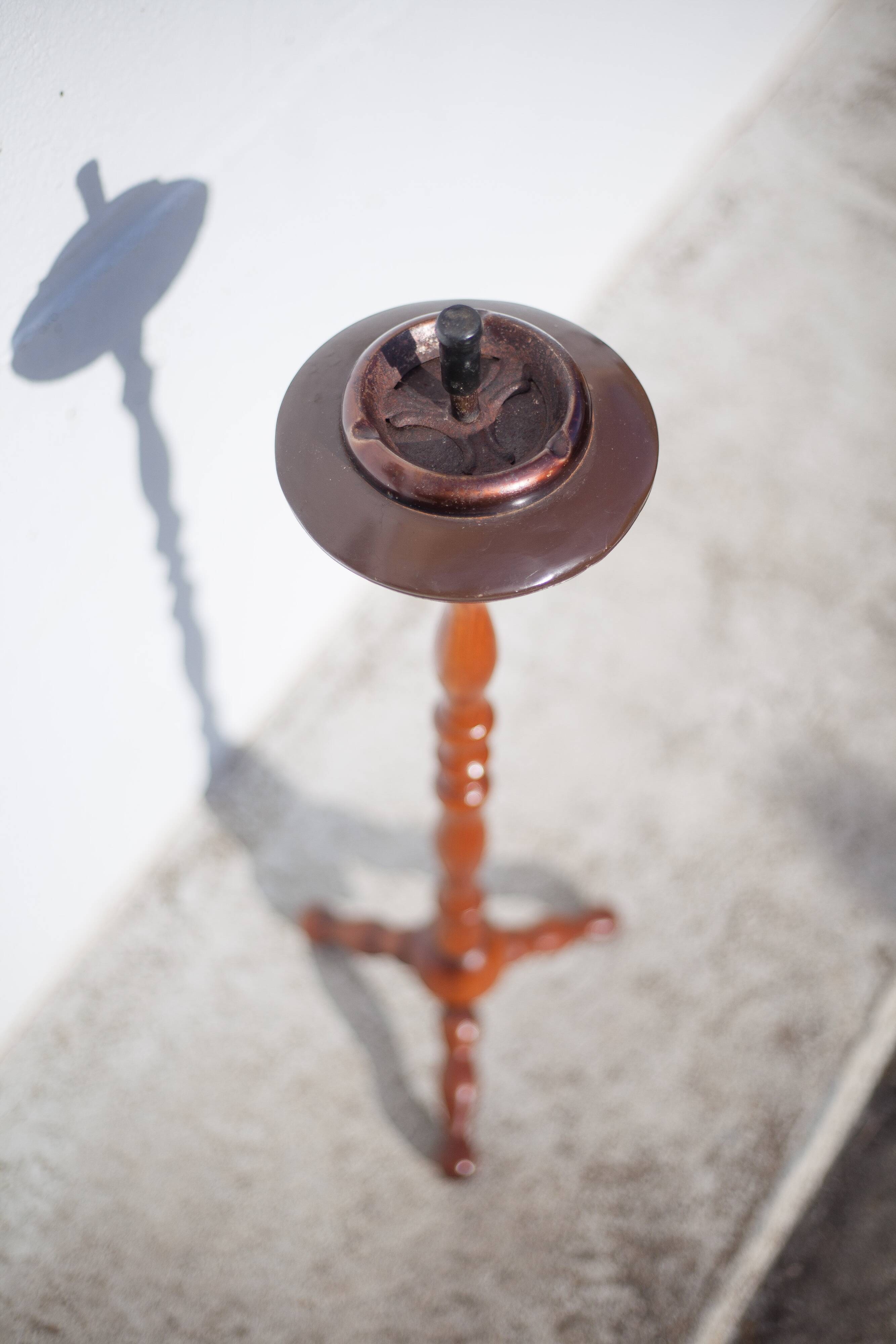 Vintage ashtray, ashtray on tripod wooden foot, push ashtray, tripod ashtray